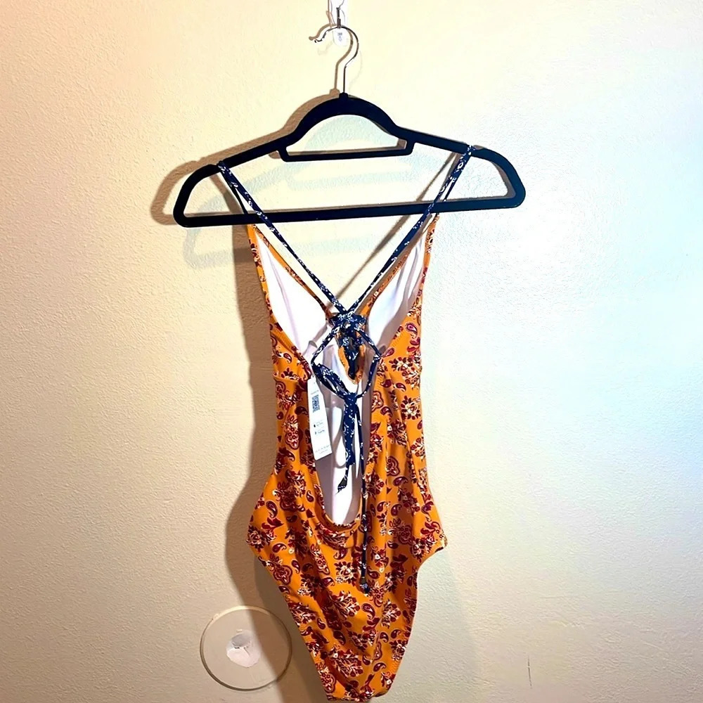CUPSHE Light Up The Night Print One-Piece Swimsuit size medium - Picture 4 of 9